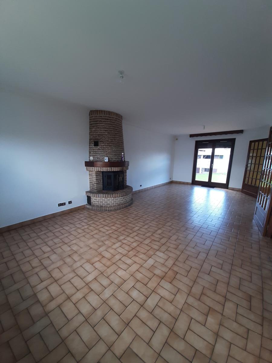 maison-de-plain-pied-3-chambres-jardin-et-garage-2-6ad897ff22dbe.jpg