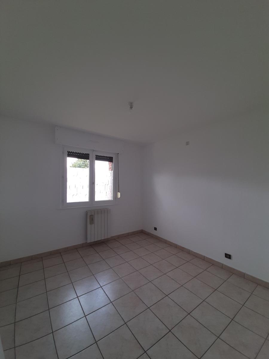 maison-de-plain-pied-3-chambres-jardin-et-garage-7-6ad898026ad57.jpg